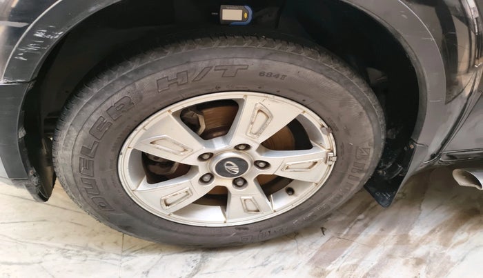 2013 Mahindra XUV500 W8, Diesel, Manual, 1,76,284 km, tyre