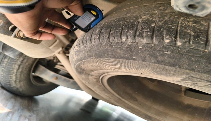 2013 Mahindra XUV500 W8, Diesel, Manual, 1,76,284 km, tyre