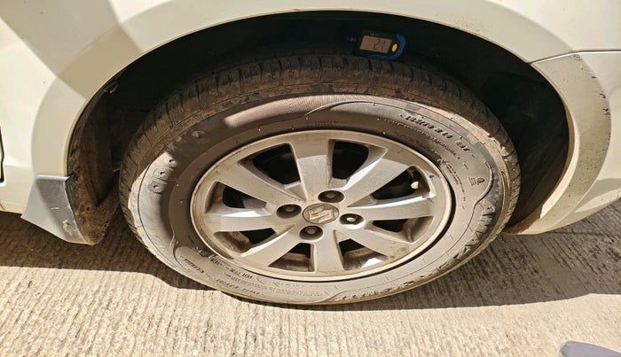 2010 Maruti Swift ZXI 1.3, Petrol, Manual, 60,646 km, tyre