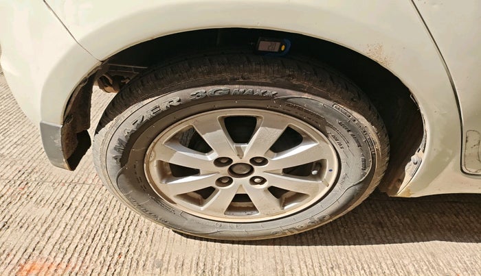 2010 Maruti Swift ZXI 1.3, Petrol, Manual, 60,646 km, tyre