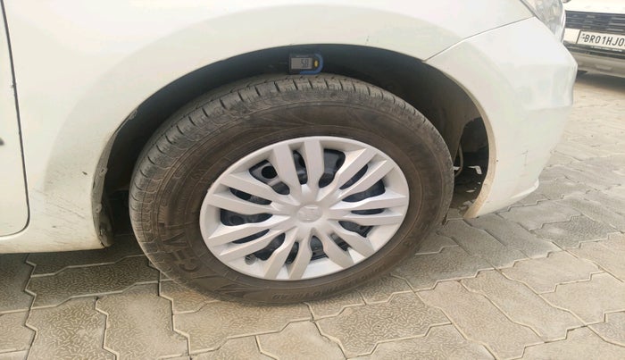 2022 Maruti Dzire VXI, Petrol, Manual, 55,450 km, tyre