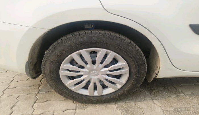 2022 Maruti Dzire VXI, Petrol, Manual, 55,450 km, tyre
