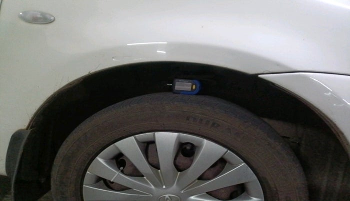 2013 Toyota Etios Liva G, Petrol, Manual, 1,65,985 km, tyre