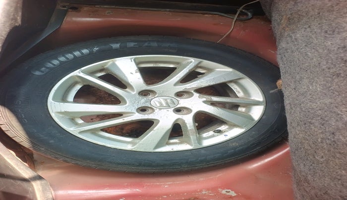 2012 Maruti Swift VDI, Diesel, Manual, 1,45,551 km, tyre