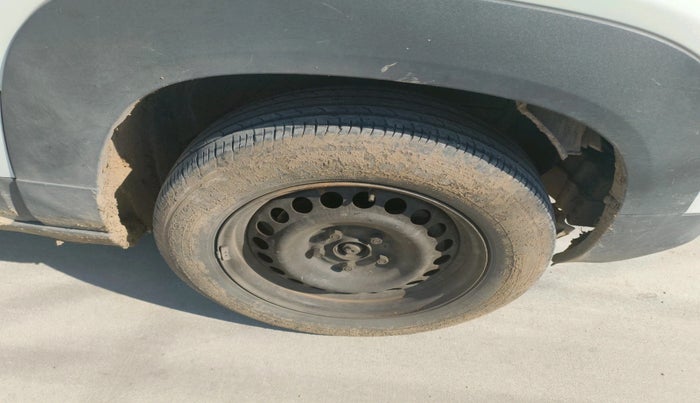 2022 Maruti BREZZA VXI SMART HYBRID, Petrol, Manual, 91,320 km, tyre