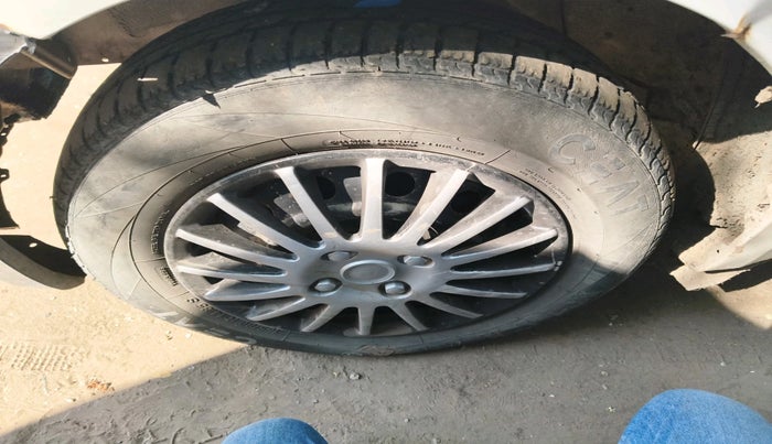 2010 Maruti Swift LDI, Diesel, Manual, 1,71,493 km, tyre