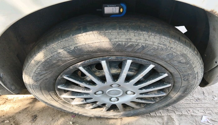 2010 Maruti Swift LDI, Diesel, Manual, 1,71,493 km, tyre