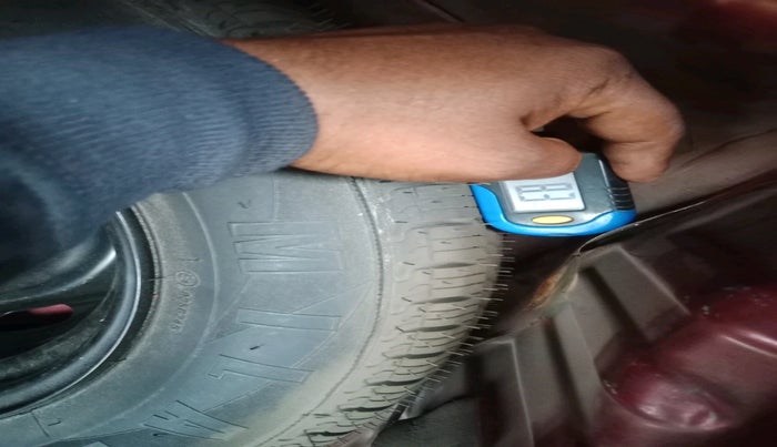 2019 Renault Kwid RXT 1.0 AMT (O), Petrol, Automatic, 95,353 km, tyre