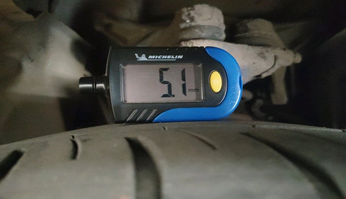 2013 Audi A4 2.0 TDI 142BHP PREMIUM, Diesel, Automatic, 1,24,594 km, tyre