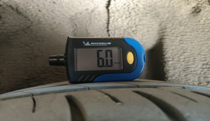 2013 Audi A4 2.0 TDI 142BHP PREMIUM, Diesel, Automatic, 1,24,594 km, tyre