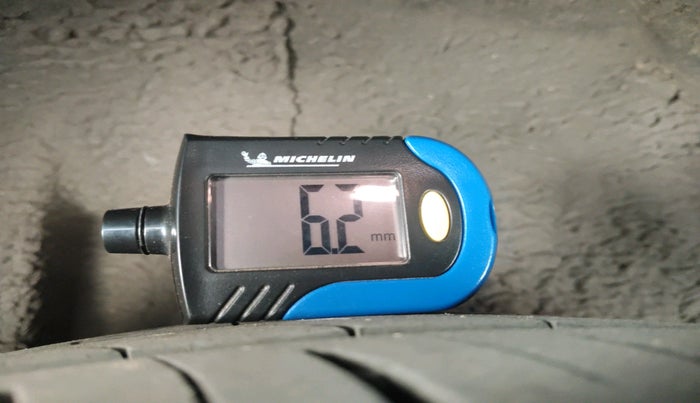 2013 Audi A4 2.0 TDI 142BHP PREMIUM, Diesel, Automatic, 1,24,594 km, tyre