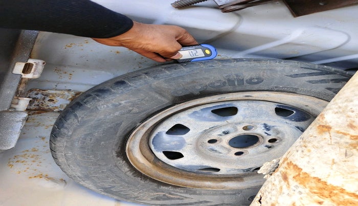 2010 Hyundai Accent GLE, Petrol, Manual, 87,760 km, tyre