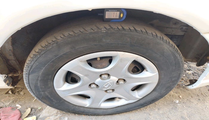 2010 Hyundai Accent GLE, Petrol, Manual, 87,760 km, tyre