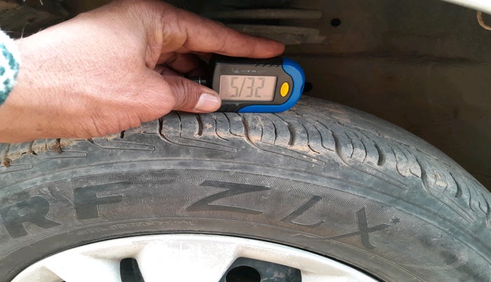 2012 Maruti Swift Dzire VXI, Petrol, Manual, 1,56,306 km, tyre