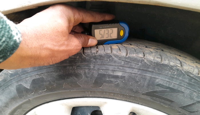 2012 Maruti Swift Dzire VXI, Petrol, Manual, 1,56,306 km, tyre