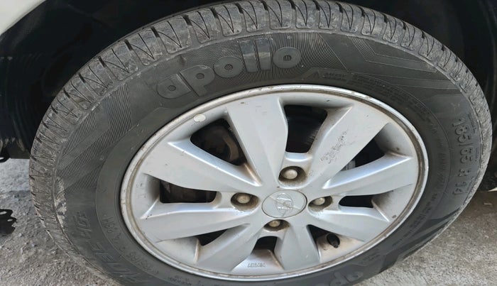 2013 Hyundai i20 ASTA 1.2, Petrol, Manual, 1,24,955 km, tyre