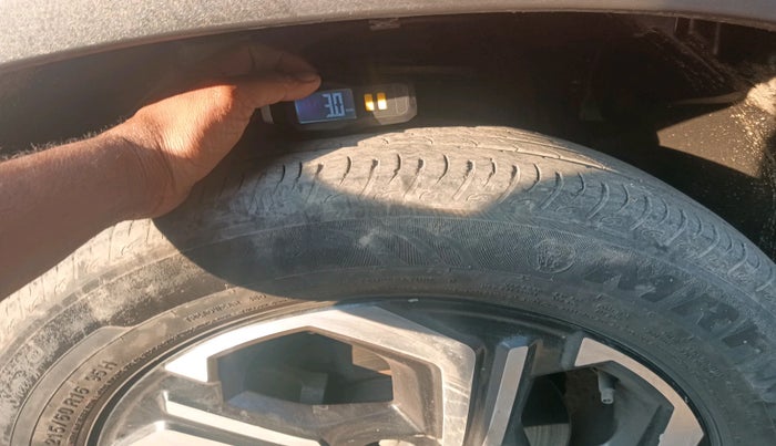 2023 Maruti BREZZA ZXI + SMART HYBRID DUAL TONE, Petrol, Manual, 30,256 km, tyre