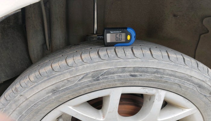 2010 Fiat Grand Punto EMOTION 1.3, Diesel, Manual, 1,26,006 km, tyre