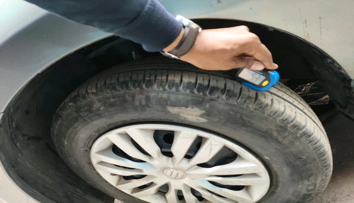 2019 Maruti Dzire VXI, Petrol, Manual, 39,405 km, tyre