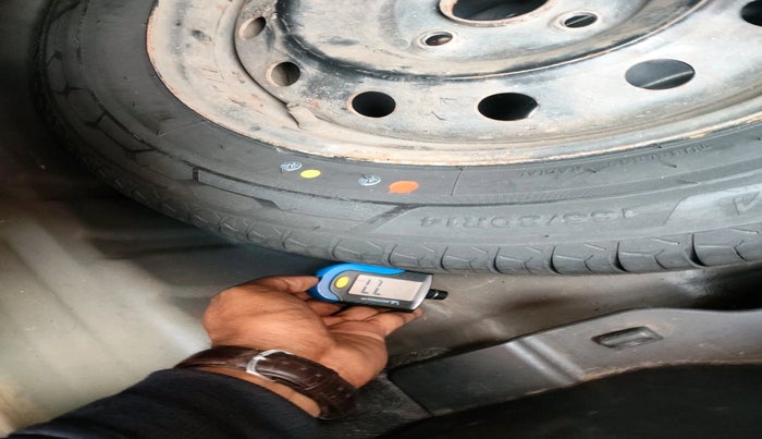 2019 Maruti Dzire VXI, Petrol, Manual, 39,405 km, tyre