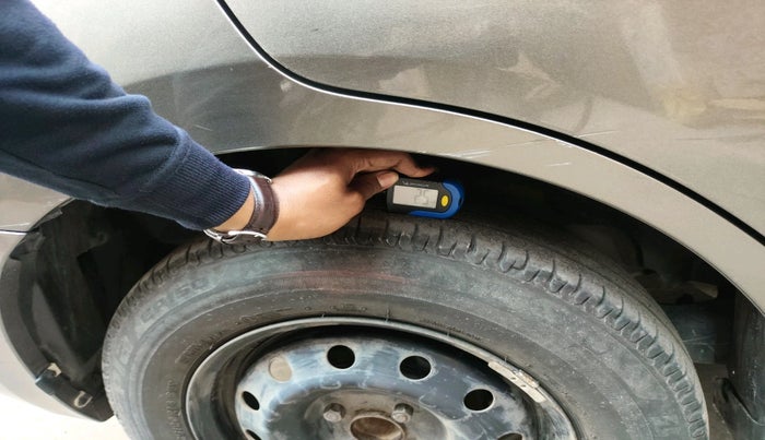 2019 Maruti Dzire VXI, Petrol, Manual, 39,405 km, tyre