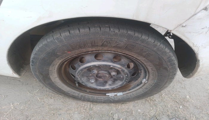 2015 Hyundai Eon ERA +, Petrol, Manual, 85,381 km, tyre