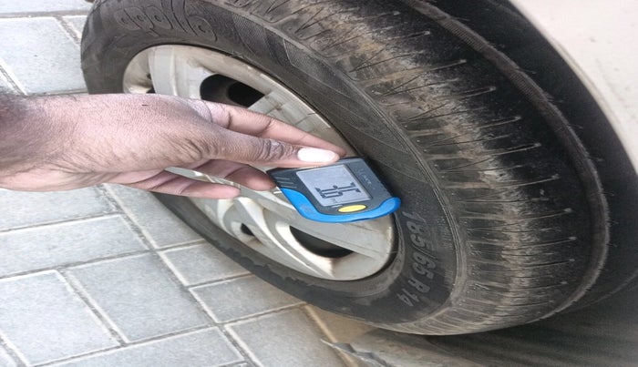 2013 Skoda Rapid AMBITION 1.6 TDI CR MT, Diesel, Manual, 1,16,500 km, tyre