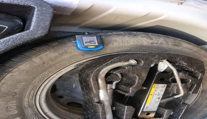 2013 Skoda Rapid AMBITION 1.6 TDI CR MT, Diesel, Manual, 1,16,500 km, tyre