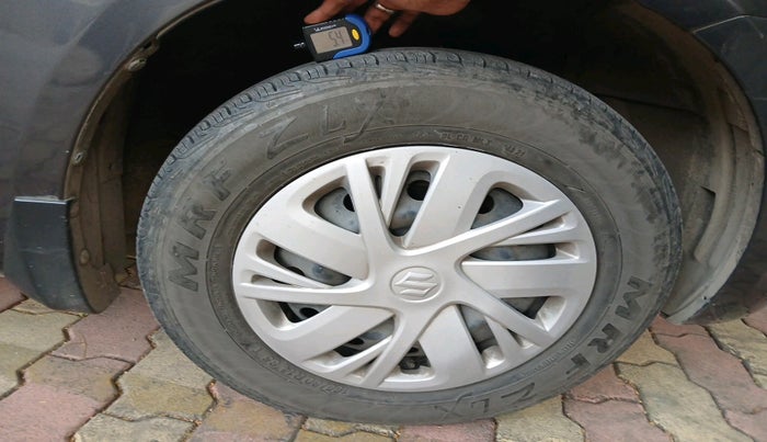 2016 Maruti Swift VXI, Petrol, Manual, 69,625 km, tyre