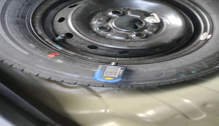 2022 Maruti Alto VXI, Petrol, Manual, 2,881 km, tyre