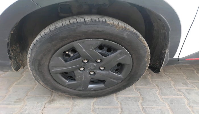 2023 Hyundai VENUE S 1.2, Petrol, Manual, 60,342 km, tyre