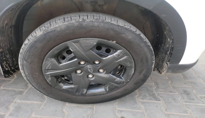 2023 Hyundai VENUE S 1.2, Petrol, Manual, 60,342 km, tyre