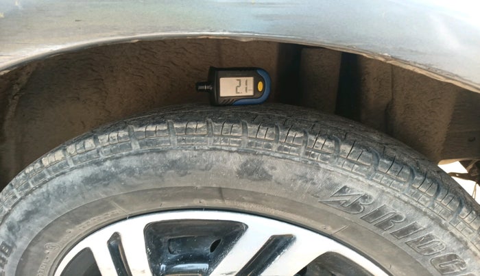 2012 Maruti Swift VXI, Petrol, Manual, 1,15,520 km, tyre