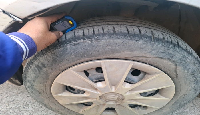 2011 Maruti SX4 VXI, Petrol, Manual, 2,10,061 km, tyre