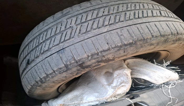 2011 Maruti SX4 VXI, Petrol, Manual, 2,10,061 km, tyre