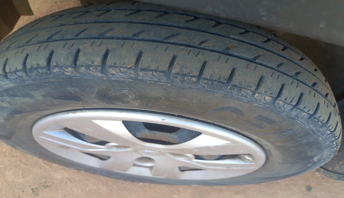 2016 Renault Kwid RXL, Petrol, Manual, 72,511 km, tyre