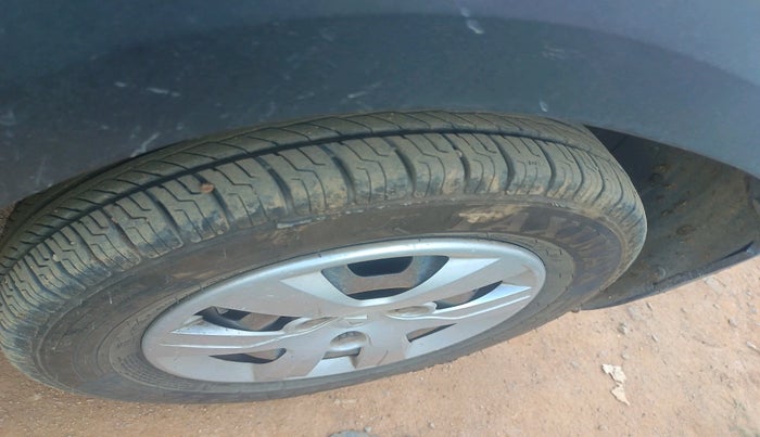 2016 Renault Kwid RXL, Petrol, Manual, 72,511 km, tyre