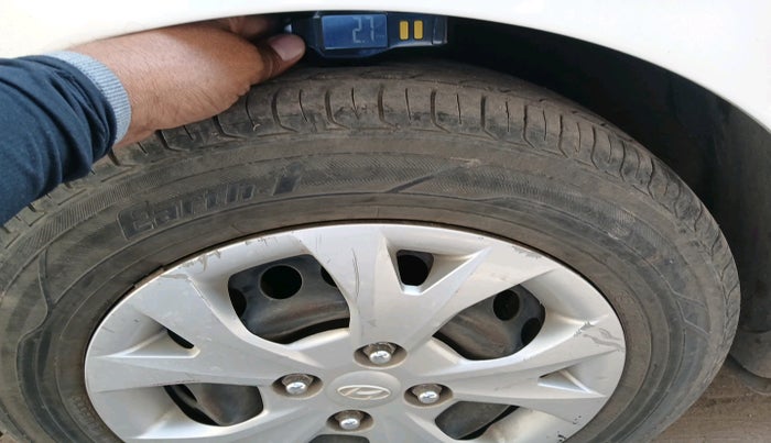 2015 Hyundai Grand i10 SPORTZ 1.2 KAPPA VTVT, Petrol, Manual, 73,747 km, tyre