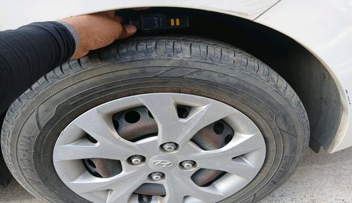 2015 Hyundai Grand i10 SPORTZ 1.2 KAPPA VTVT, Petrol, Manual, 73,747 km, tyre