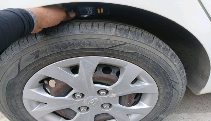 2015 Hyundai Grand i10 SPORTZ 1.2 KAPPA VTVT, Petrol, Manual, 73,747 km, tyre