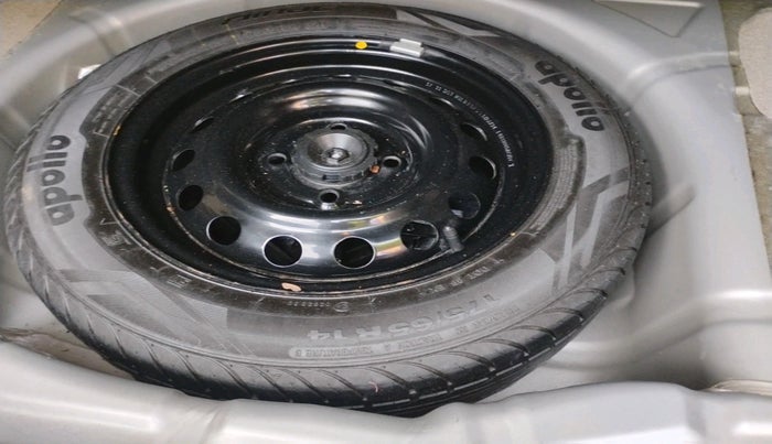 2017 Ford Figo Aspire TITANIUM 1.2 PETROL, Petrol, Manual, 27,533 km, tyre