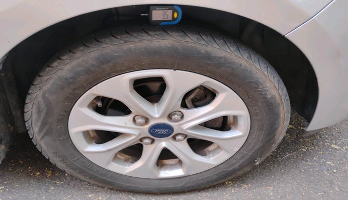 2017 Ford Figo Aspire TITANIUM 1.2 PETROL, Petrol, Manual, 27,533 km, tyre
