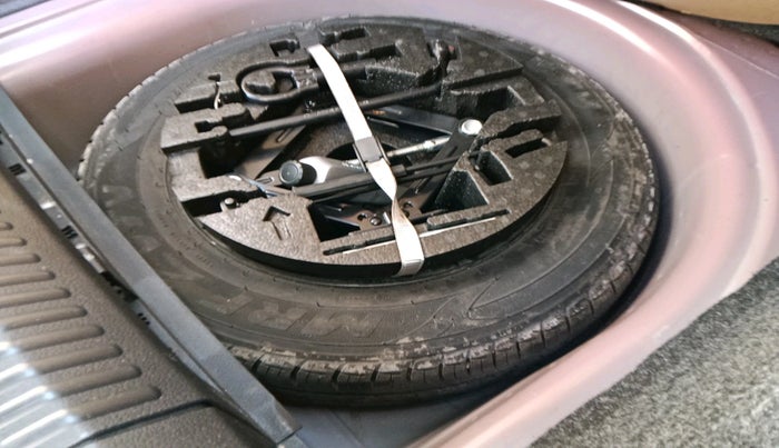 2021 Volkswagen Polo COMFORTLINE 1.0L TSI AT, Petrol, Automatic, 32,689 km, tyre