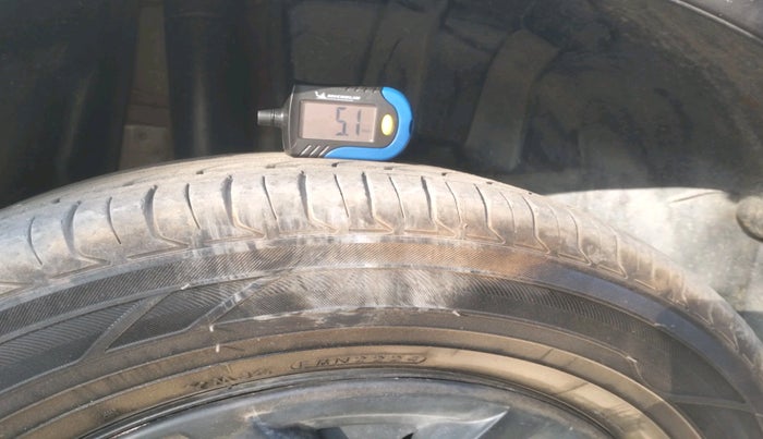 2018 Maruti Swift VDI AMT, Diesel, Automatic, 1,21,289 km, tyre