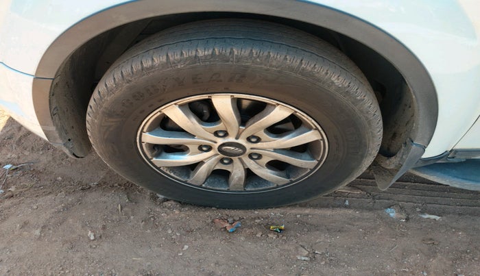 2016 Mahindra XUV500 W8, Diesel, Manual, 1,38,735 km, tyre