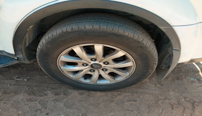 2016 Mahindra XUV500 W8, Diesel, Manual, 1,38,735 km, tyre