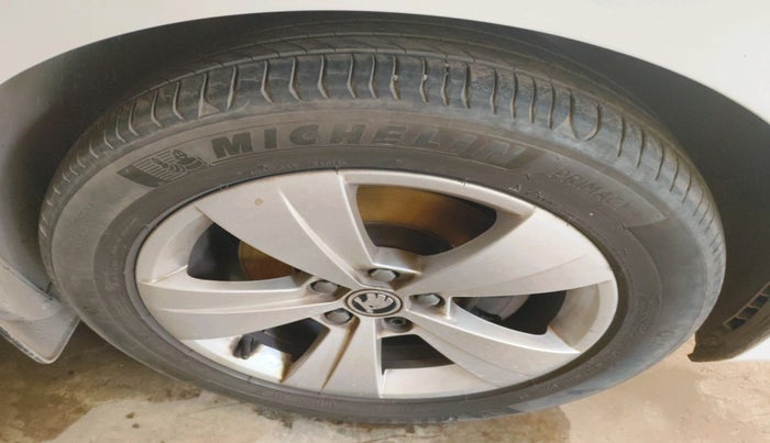 2016 Skoda Superb STYLE 2.0 TDI AT, Diesel, Automatic, 92,305 km, tyre