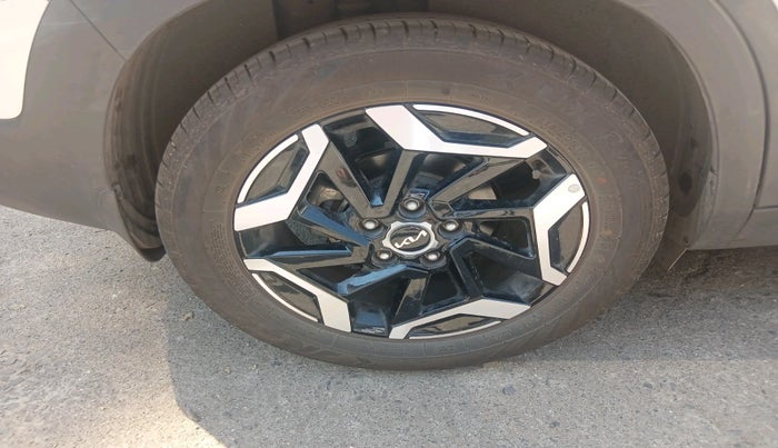 2025 KIA SELTOS HTX (O)1.5 Petrol MT, Petrol, Manual, 1,962 km, tyre