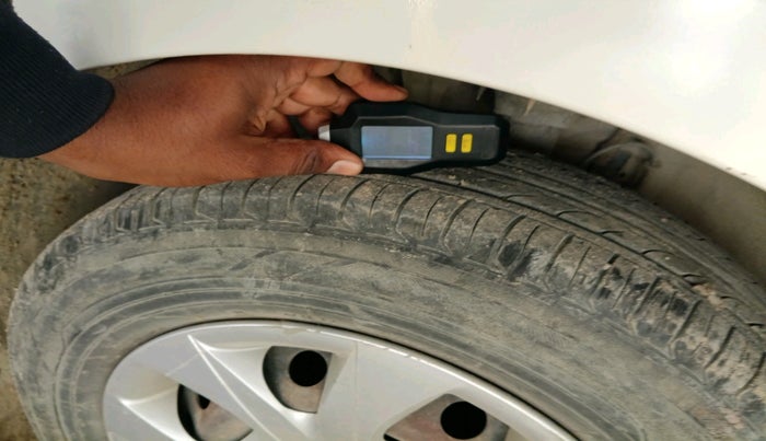 2016 Hyundai Elite i20 SPORTZ 1.2, Petrol, Manual, 1,07,269 km, tyre