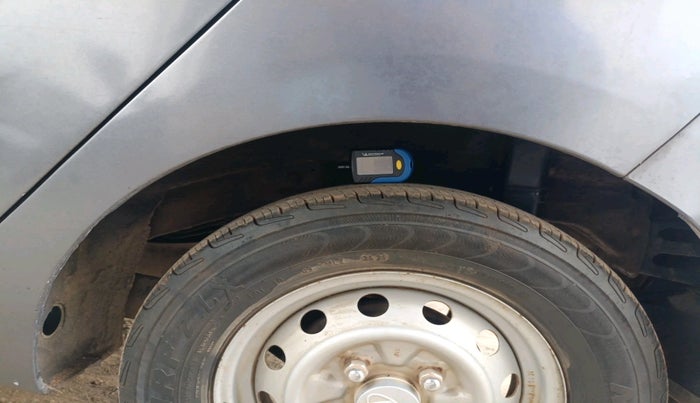 2014 Hyundai Eon ERA +, Petrol, Manual, 71,320 km, tyre